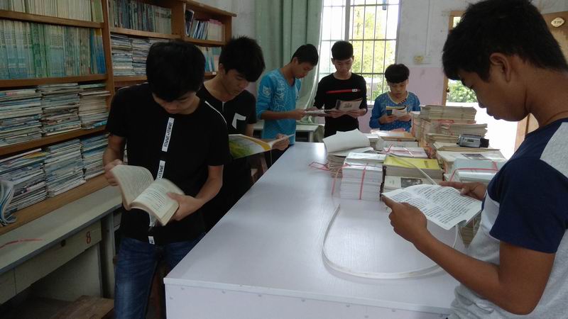 学生开展习礼仪、讲文明、读书活动 (2).jpg