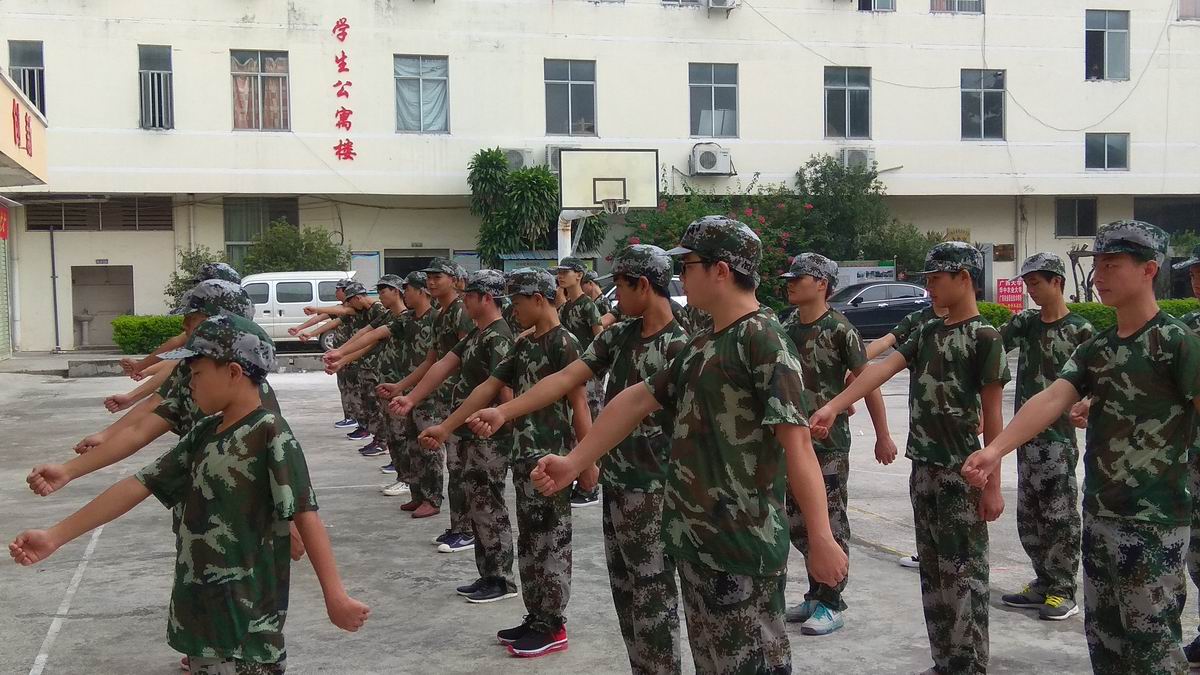 2017年秋季期新生军训 (4).jpg