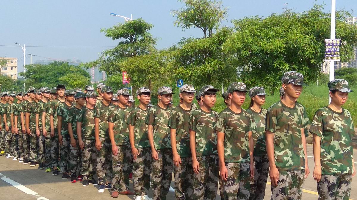 2017年秋季期新生军训 (3).jpg